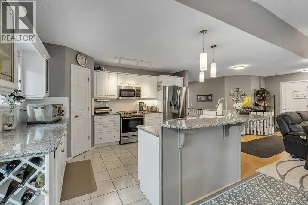 212 Valley Ridge Heights NW