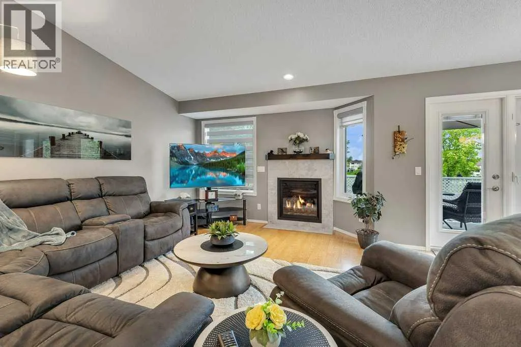 212 Valley Ridge Heights NW
