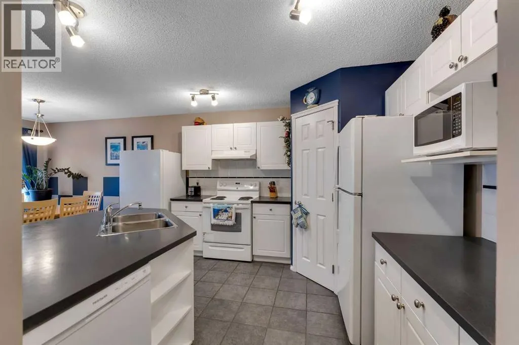 15 Saddletree Drive NE