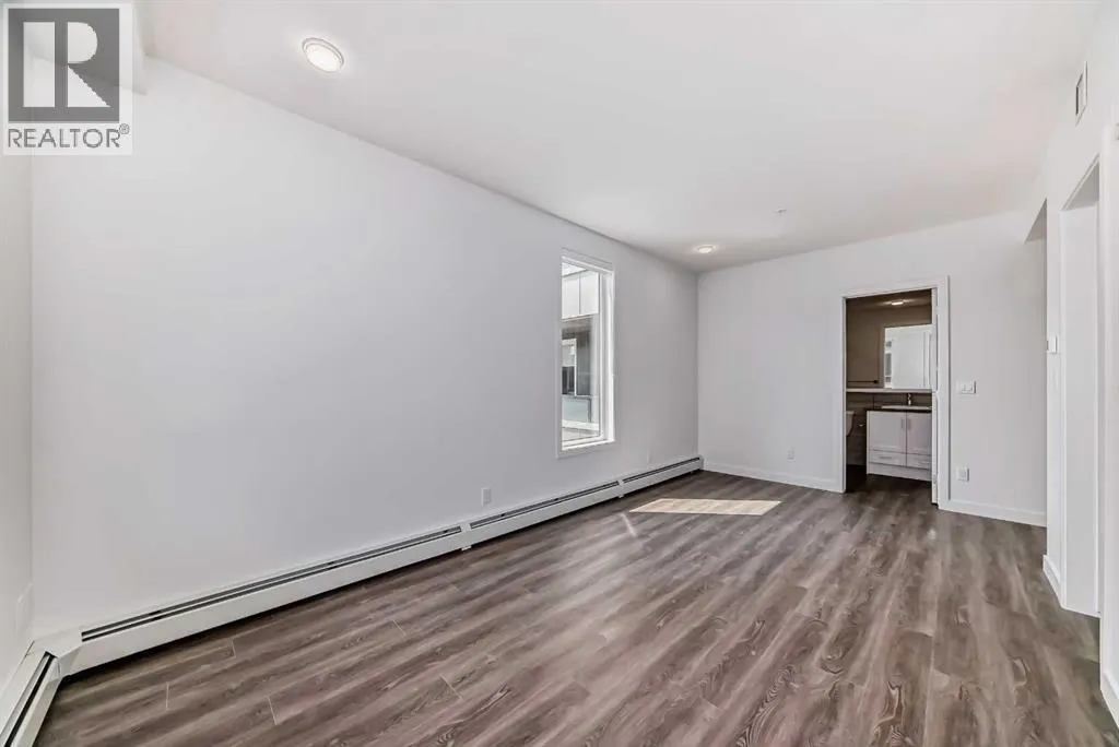 432, 3932 University Avenue NW