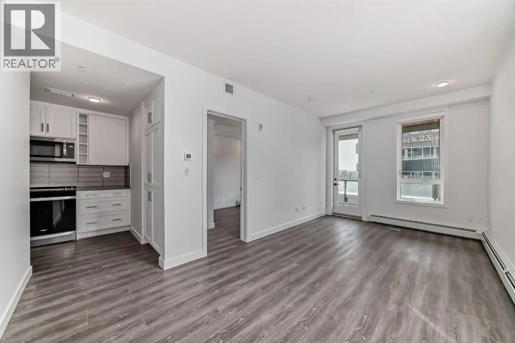 432, 3932 University Avenue NW