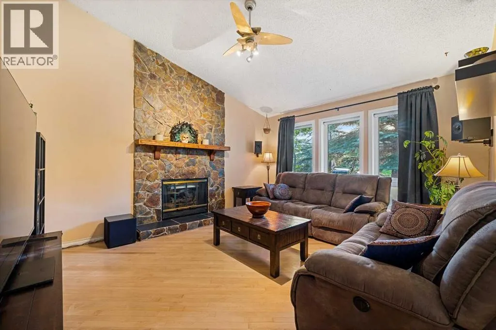 51 Bearberry Bay NW