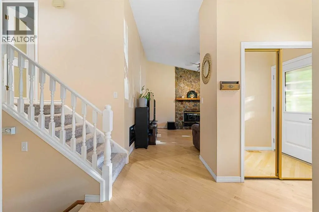 51 Bearberry Bay NW