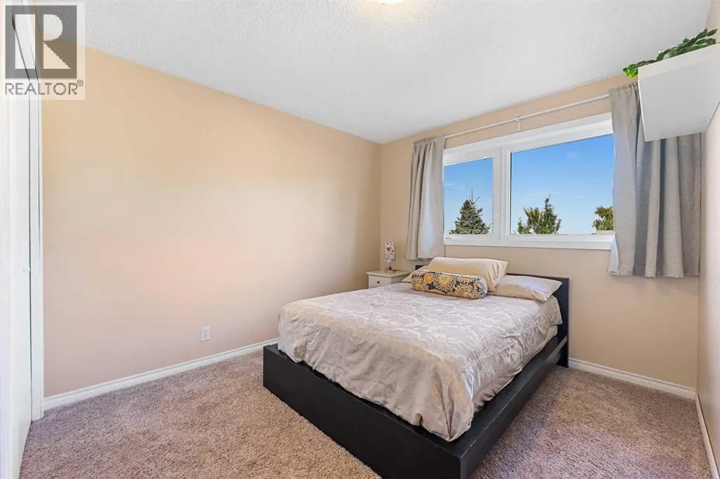 51 Bearberry Bay NW