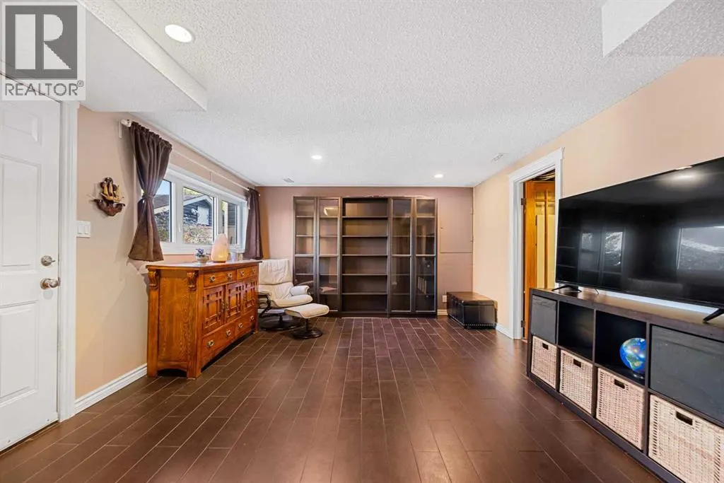 51 Bearberry Bay NW