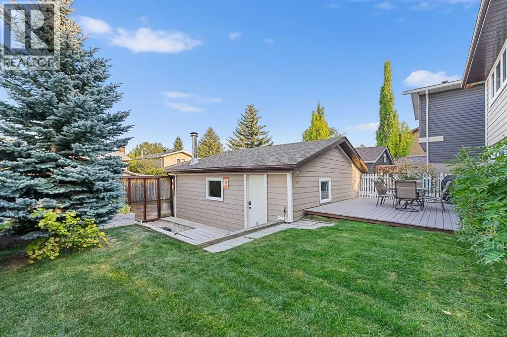 51 Bearberry Bay NW