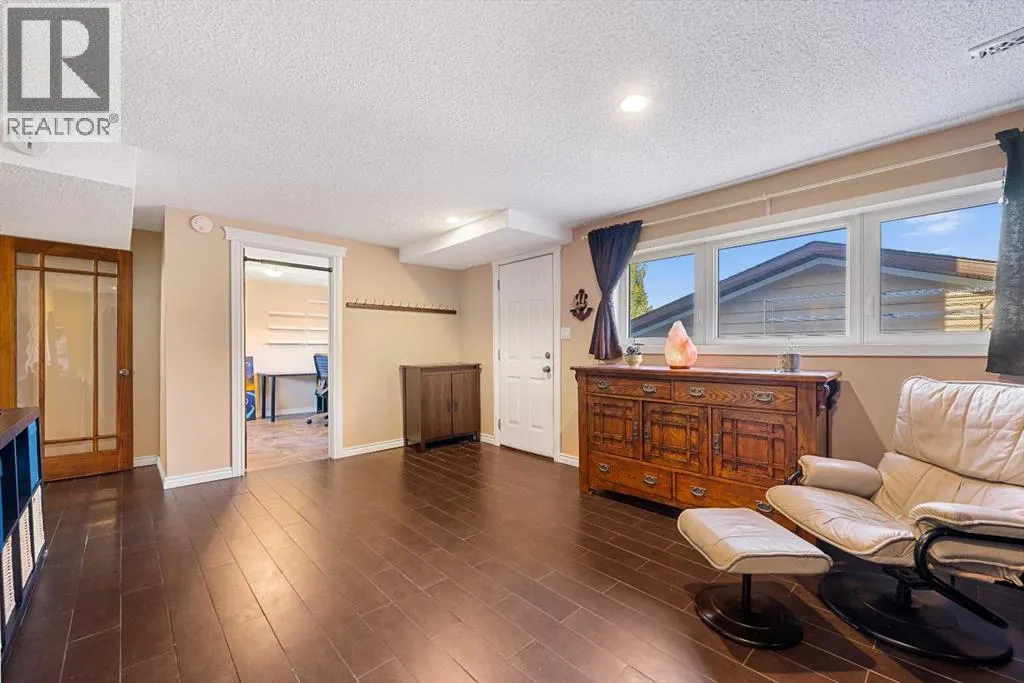51 Bearberry Bay NW