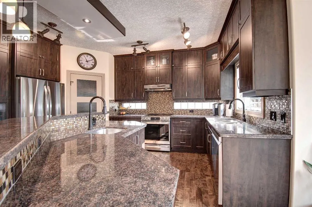 11 Sienna Ridge Bay SW