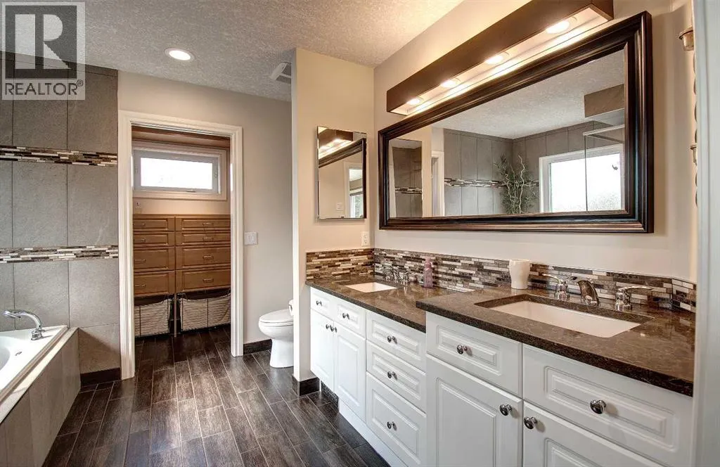 11 Sienna Ridge Bay SW