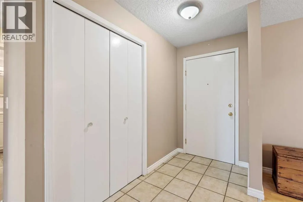 1303, 17 Country Village Bay NE