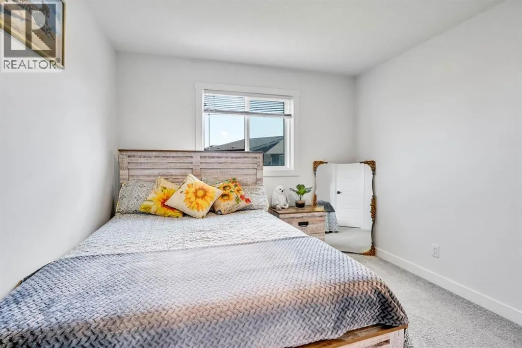 353 Walcrest View SE