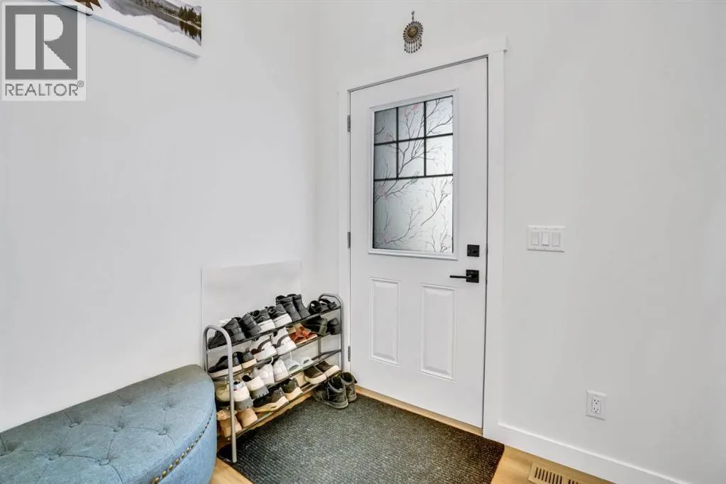 353 Walcrest View SE