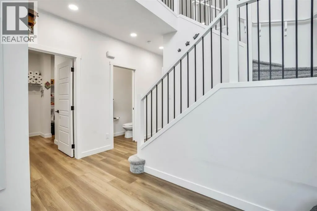 353 Walcrest View SE