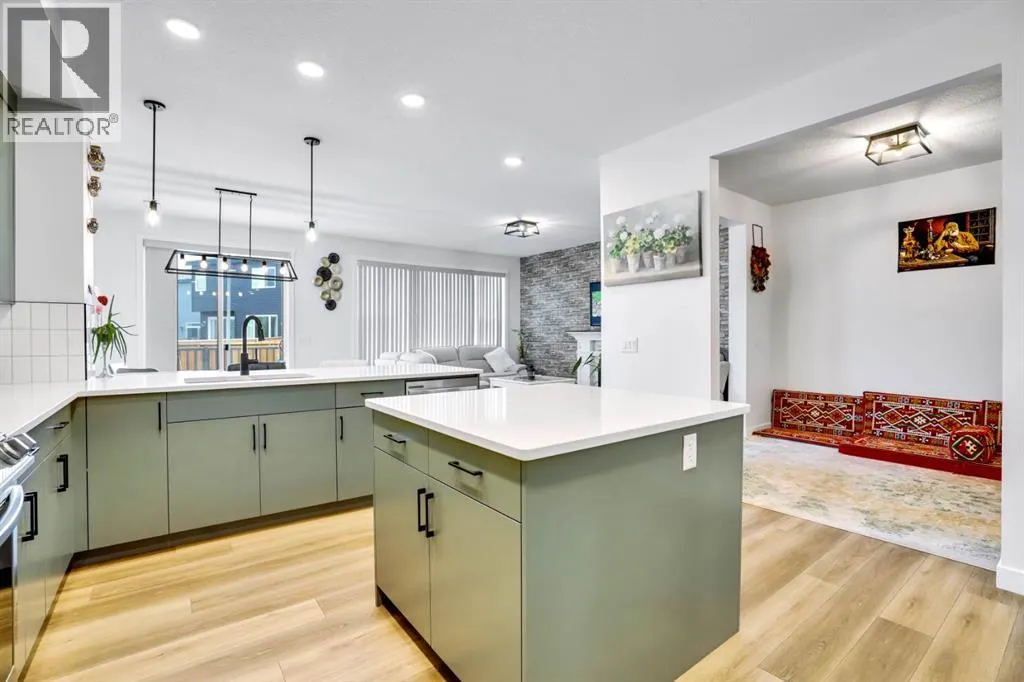 353 Walcrest View SE