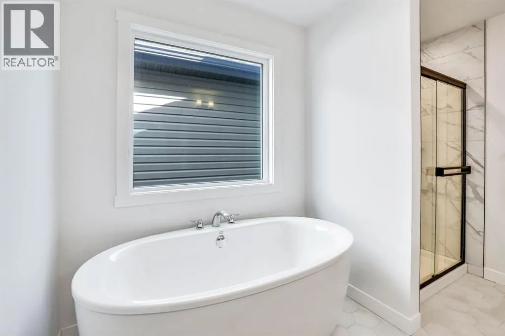 353 Walcrest View SE