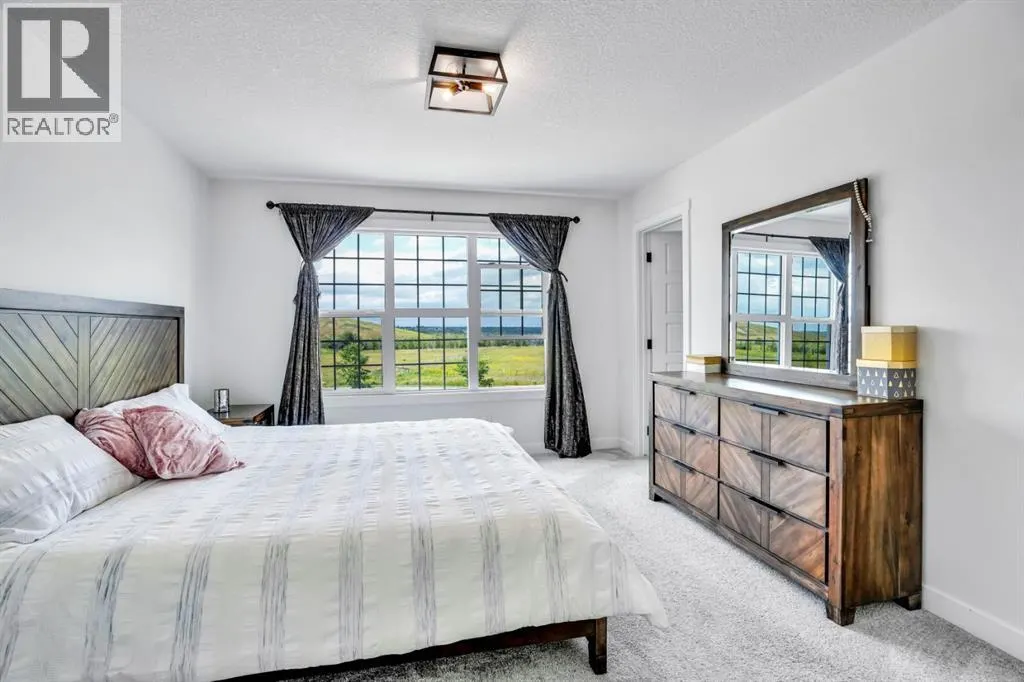 353 Walcrest View SE