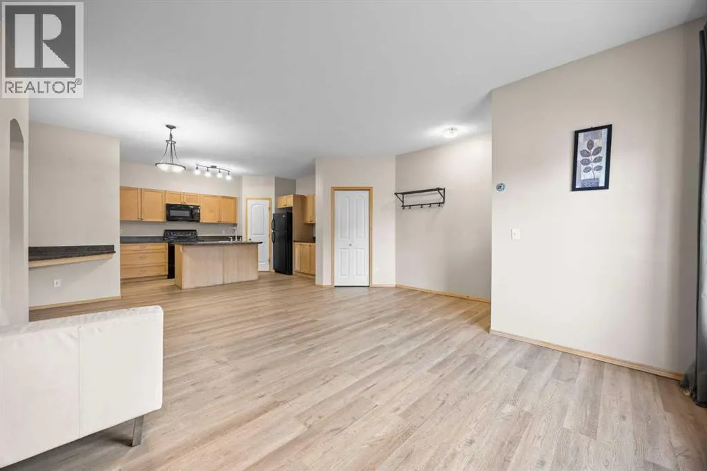 102, 31 Panatella Landing NW