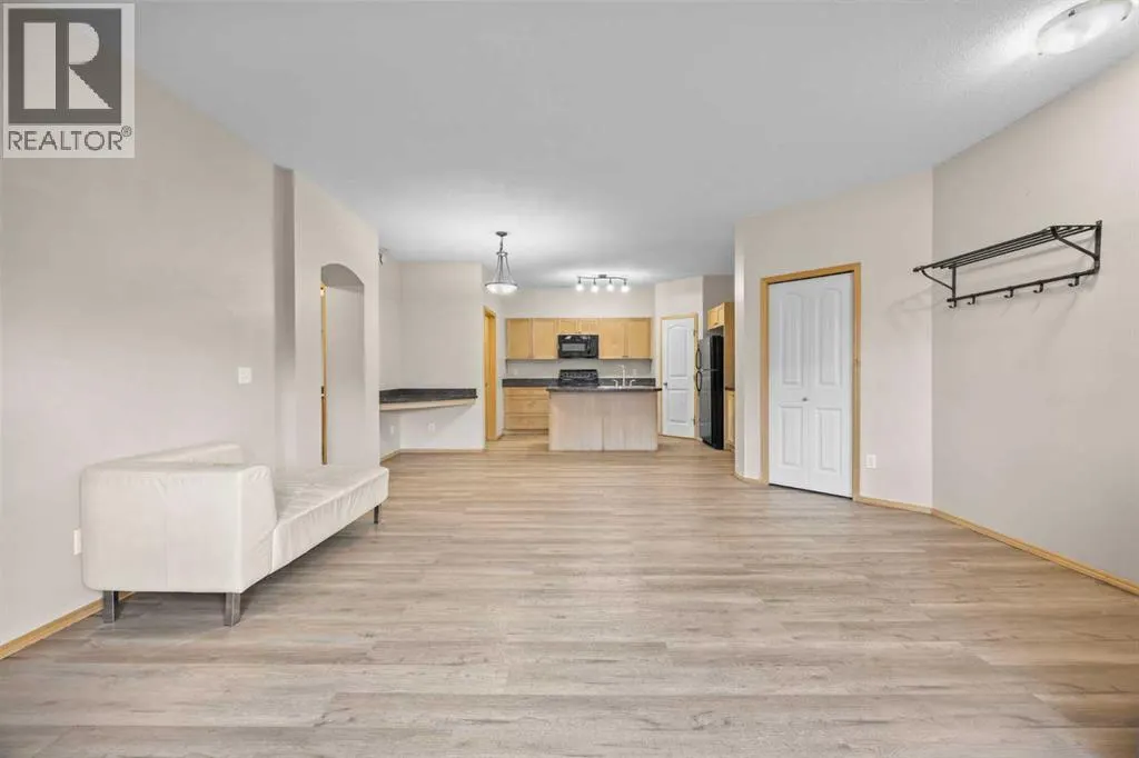 102, 31 Panatella Landing NW