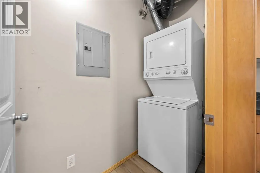 102, 31 Panatella Landing NW