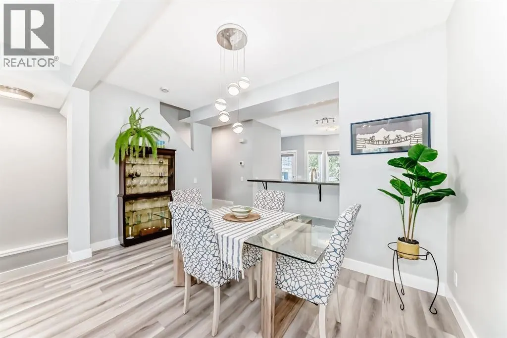 17 Promenade Way SE