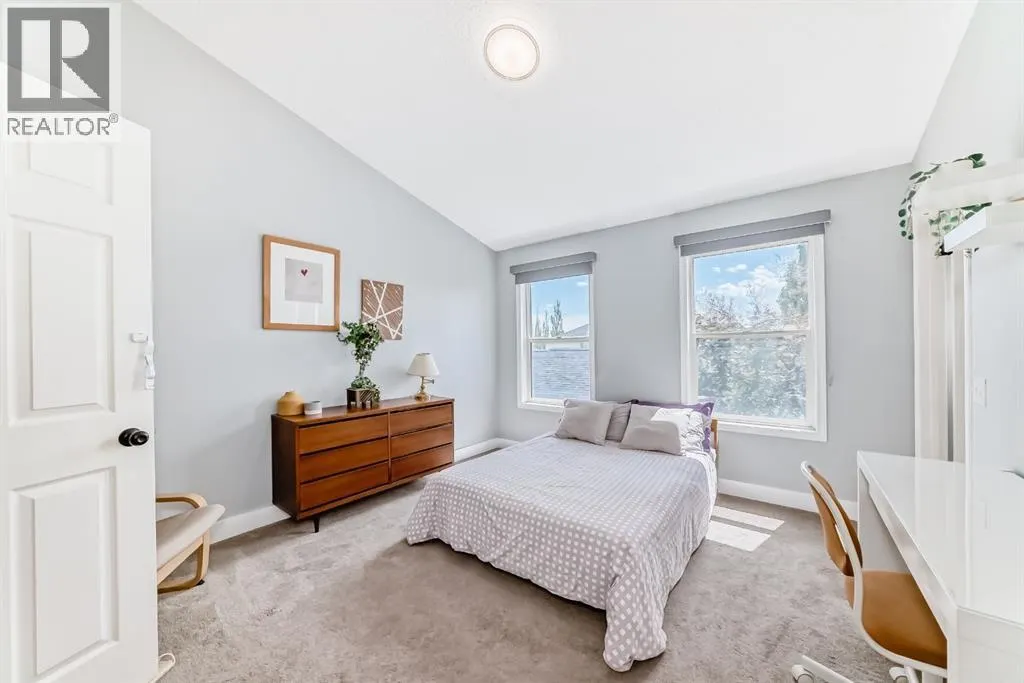 17 Promenade Way SE