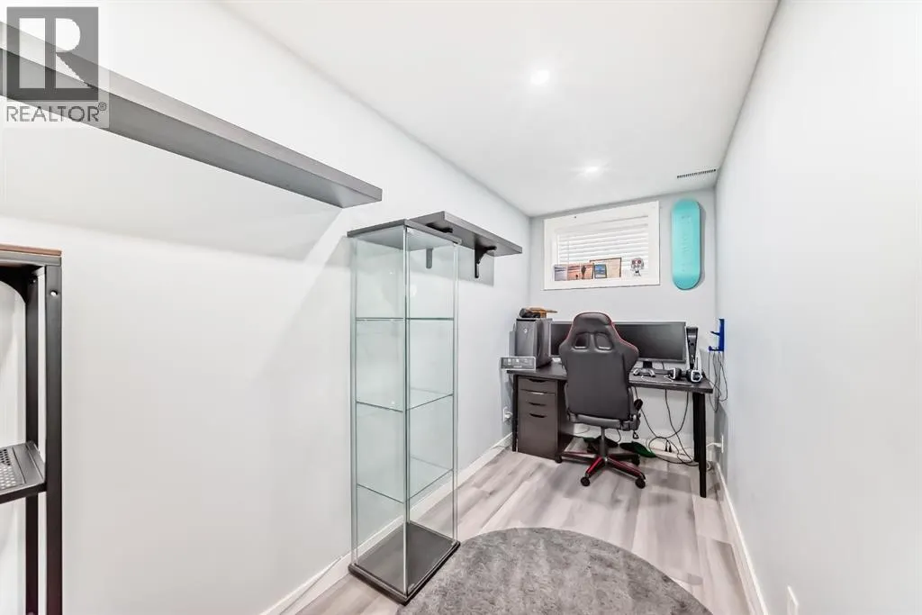 17 Promenade Way SE