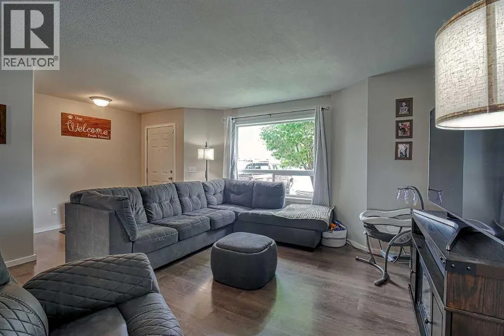 402 Eagleview Place NW