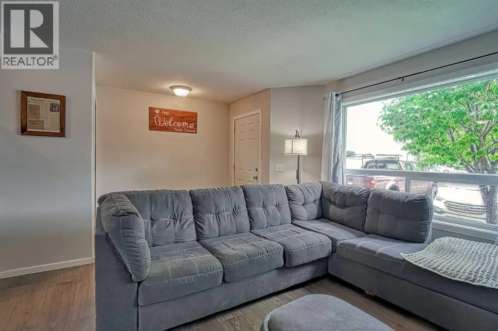 402 Eagleview Place NW