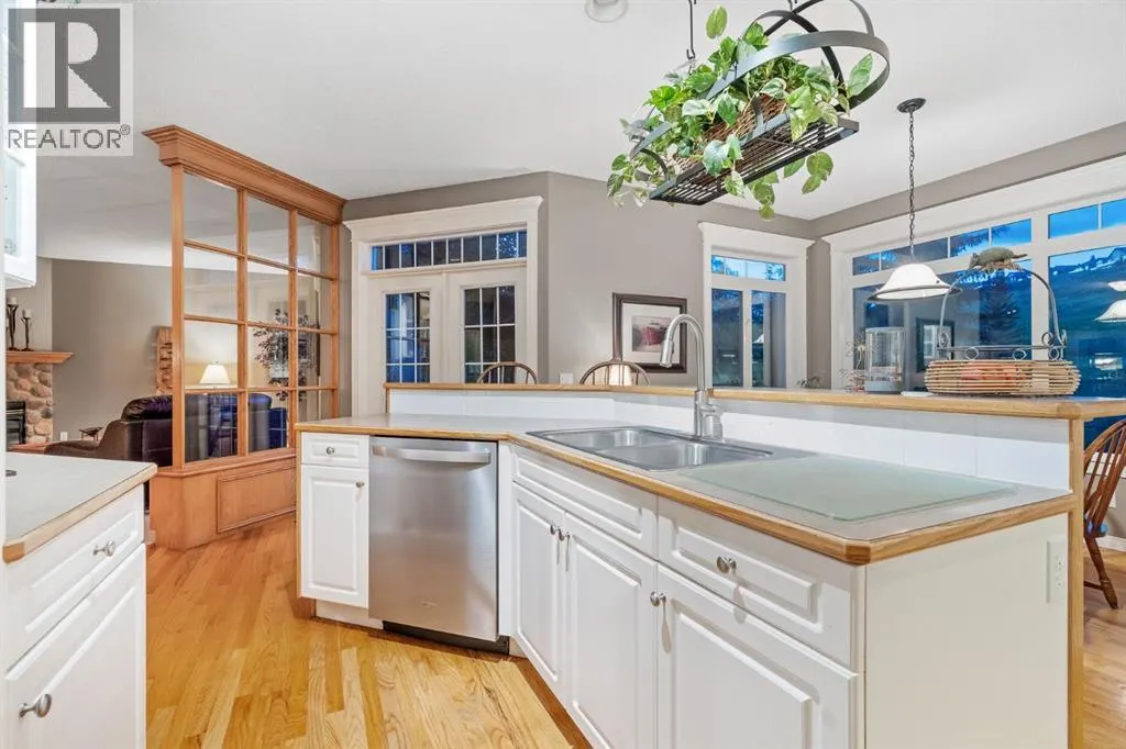 28 Gleneagles View