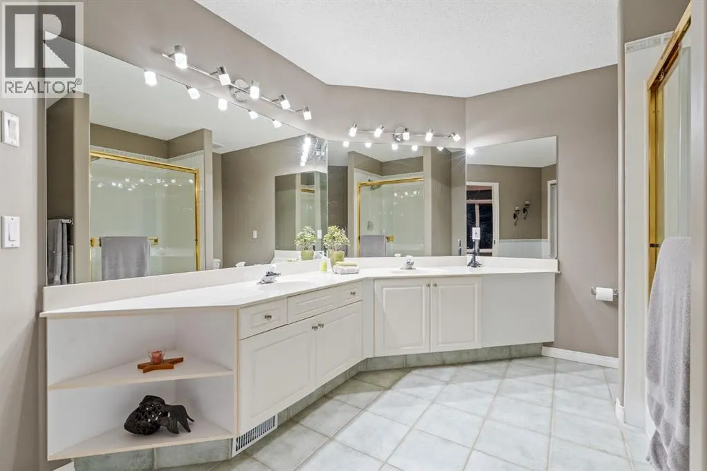 28 Gleneagles View