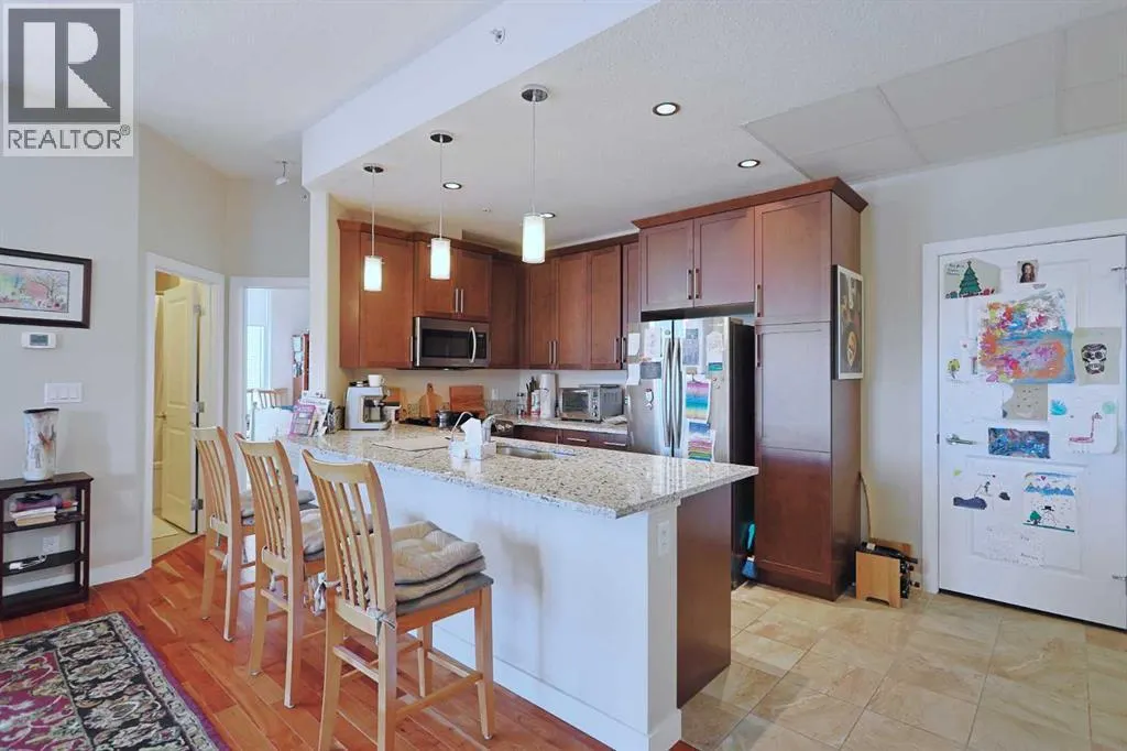710, 24 Varsity Estates Circle NW