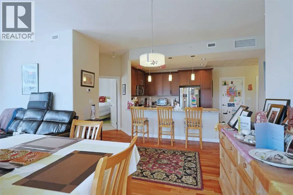 710, 24 Varsity Estates Circle NW