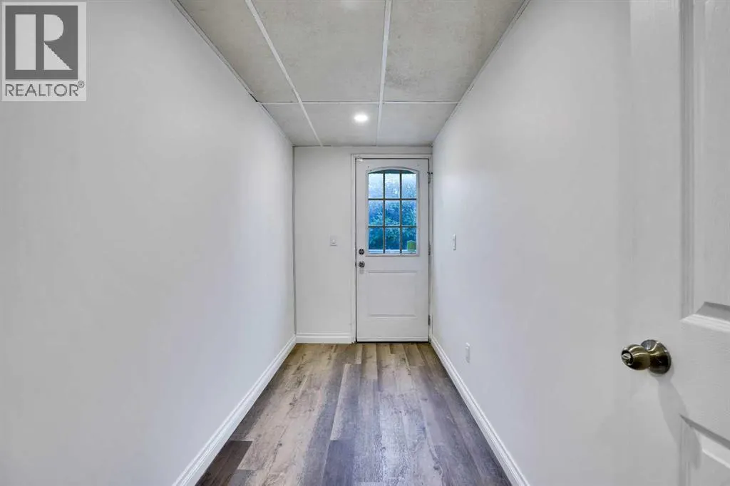 76 Coach Manor Rise SW