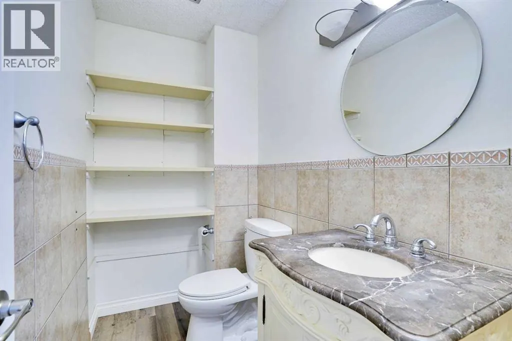76 Coach Manor Rise SW