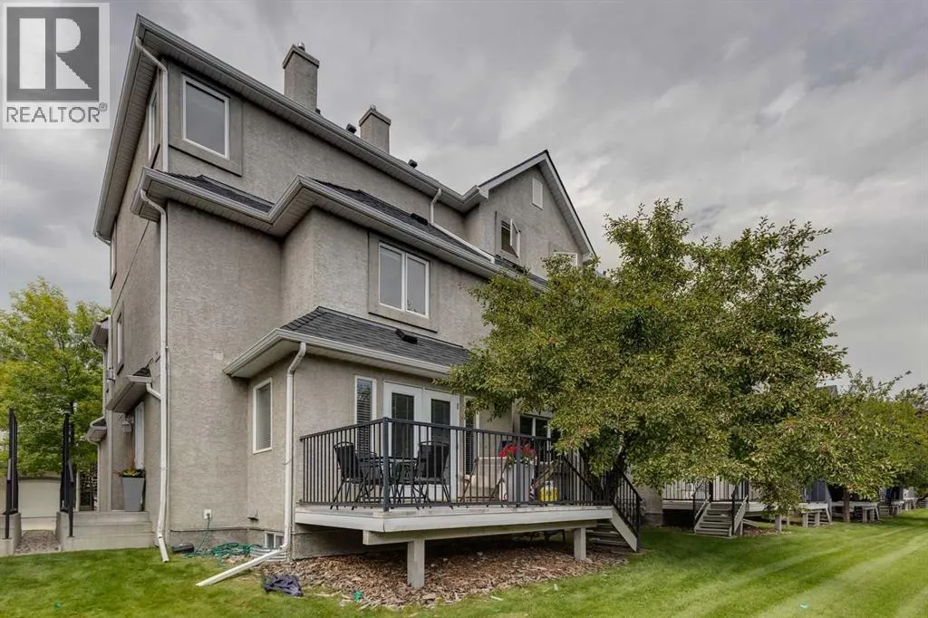 46 Simcoe Place SW