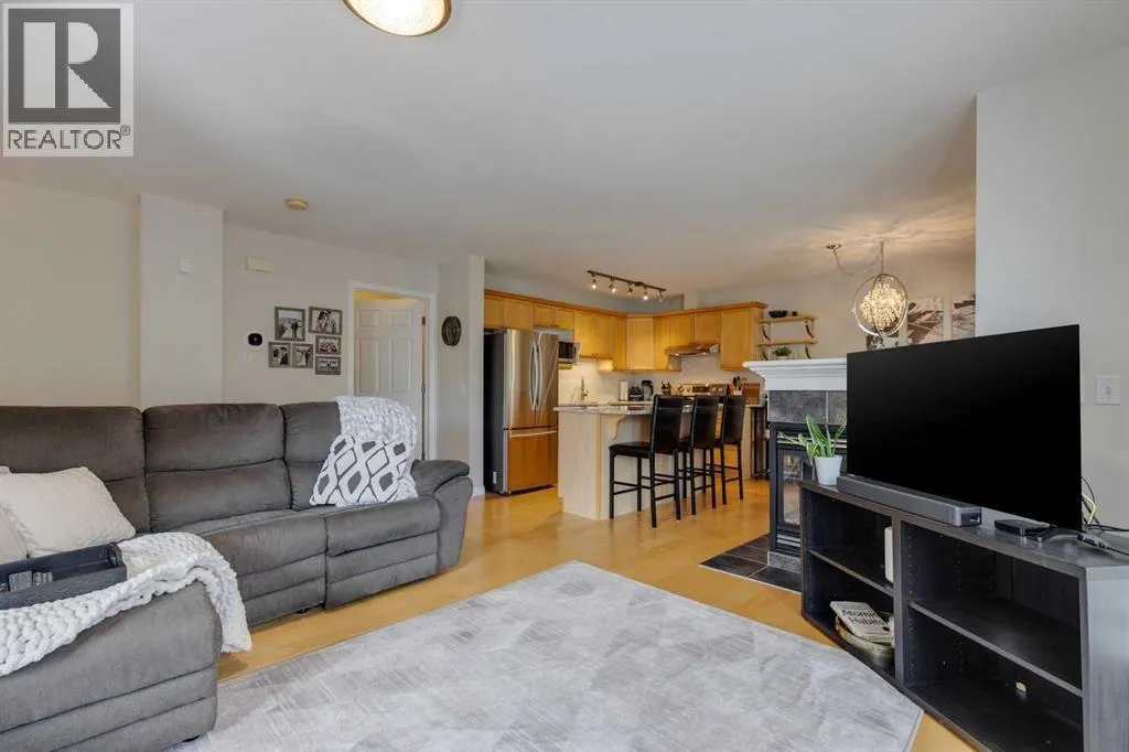 46 Simcoe Place SW