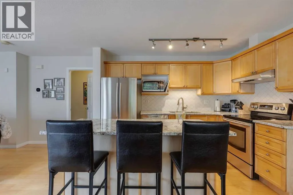 46 Simcoe Place SW