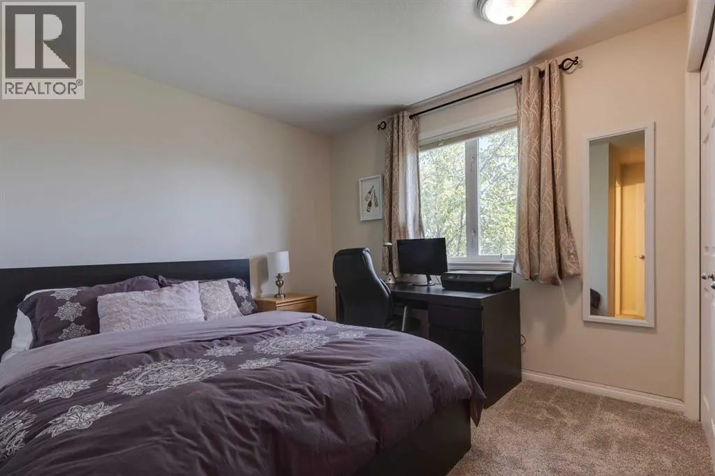 46 Simcoe Place SW