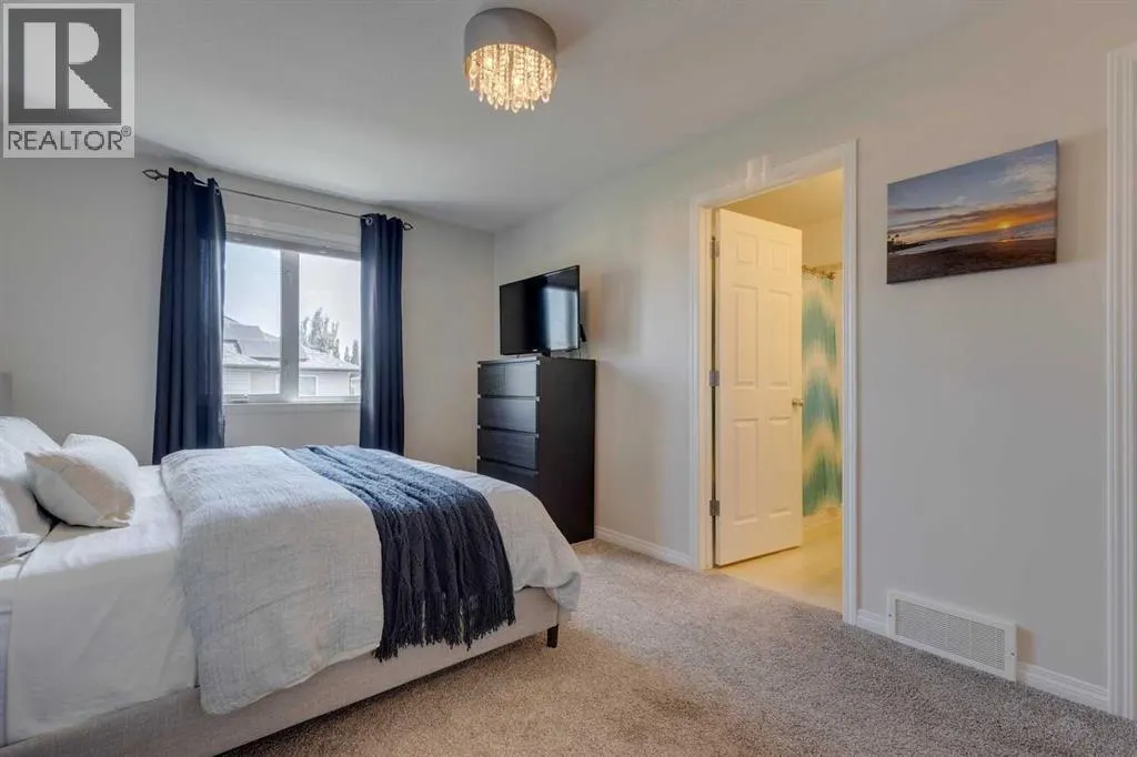 46 Simcoe Place SW