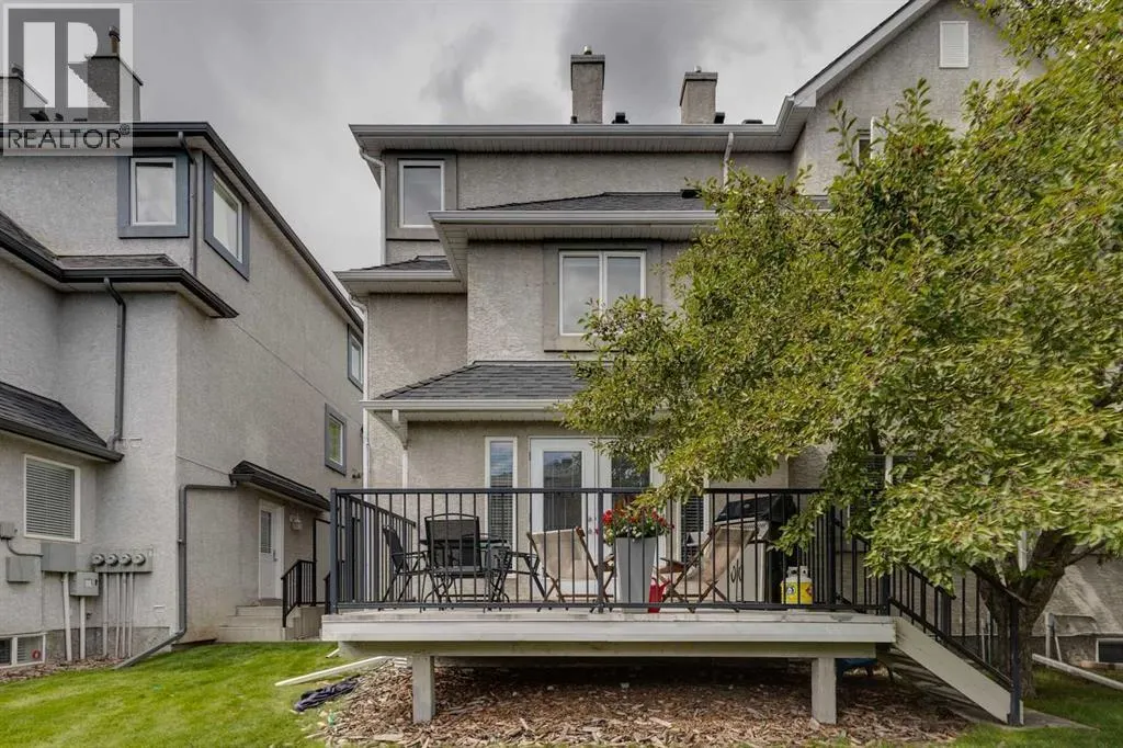 46 Simcoe Place SW