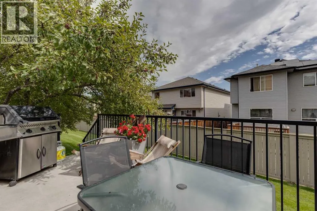 46 Simcoe Place SW