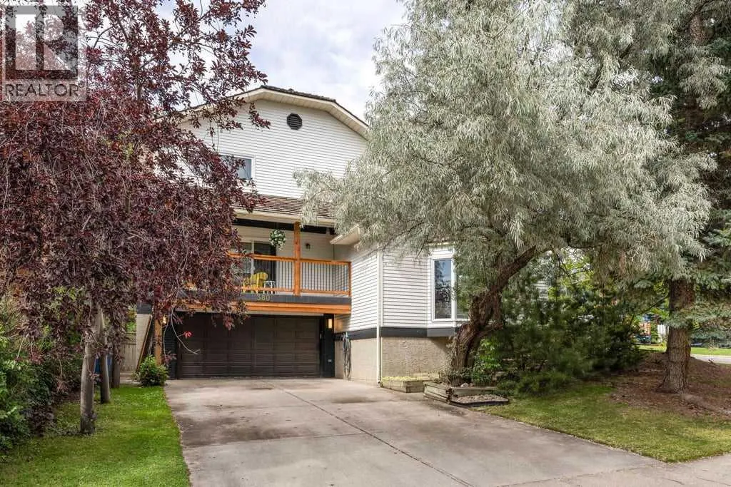 380 Strathcona Drive SW