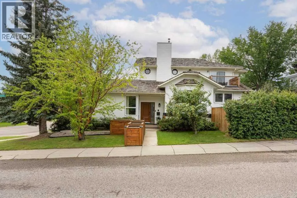 380 Strathcona Drive SW