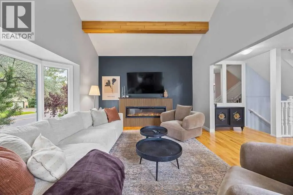 380 Strathcona Drive SW