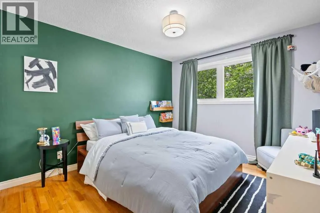 380 Strathcona Drive SW