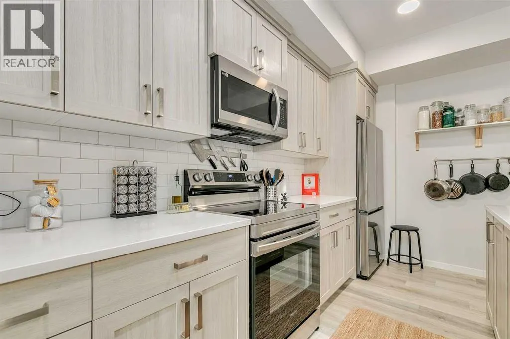 3209, 220 Seton Grove SE