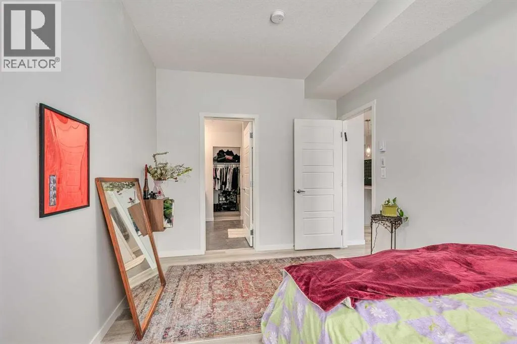 3209, 220 Seton Grove SE