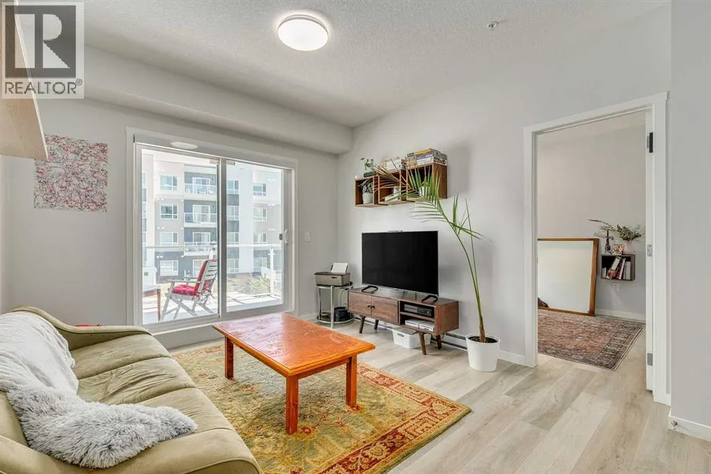3209, 220 Seton Grove SE