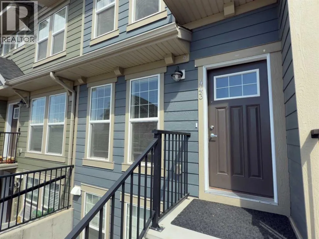 443 Cranbrook Square SE