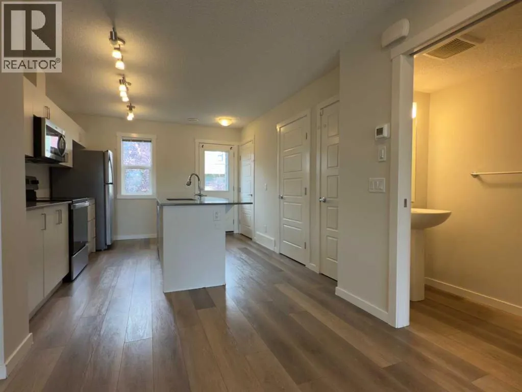 443 Cranbrook Square SE
